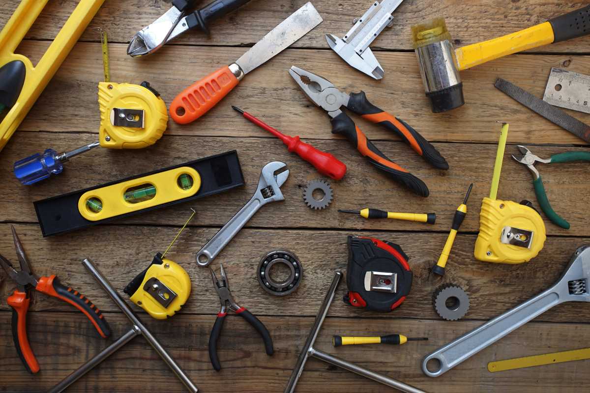 How to Choose the Best Starter Toolkits for Everyday Home Repairs